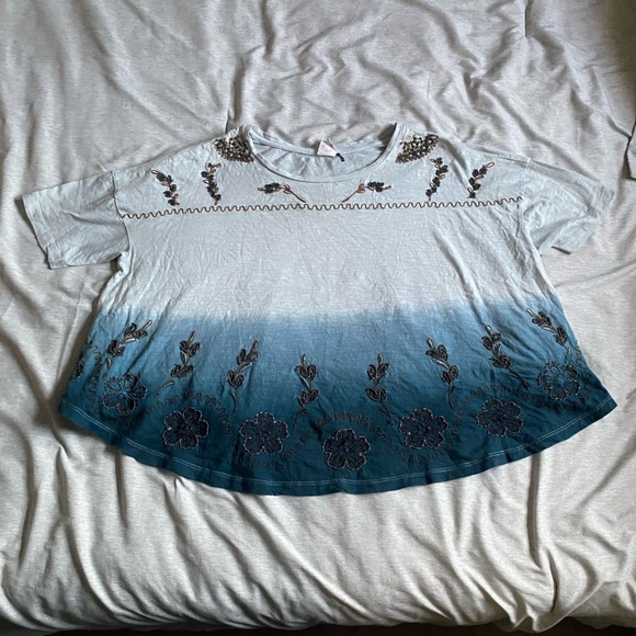 Anthropologie Akemi + Kin Beaded Ombré Tulsi Tee in Blue Small - Picture 4 of 10
